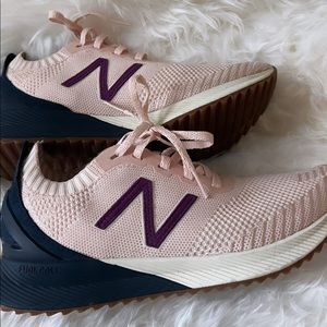 Like new - NB shoes - SIZE 7.5 FuelCell Echo